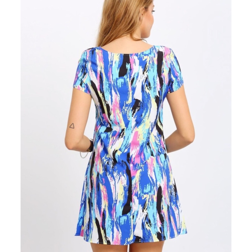Abstract print shift Dress - Picture 3 of 6